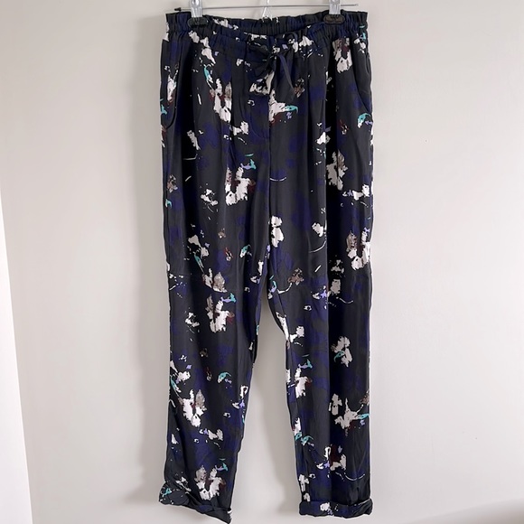 Flowy & Lightweight High Waisted Joggers - Picture 1 of 4